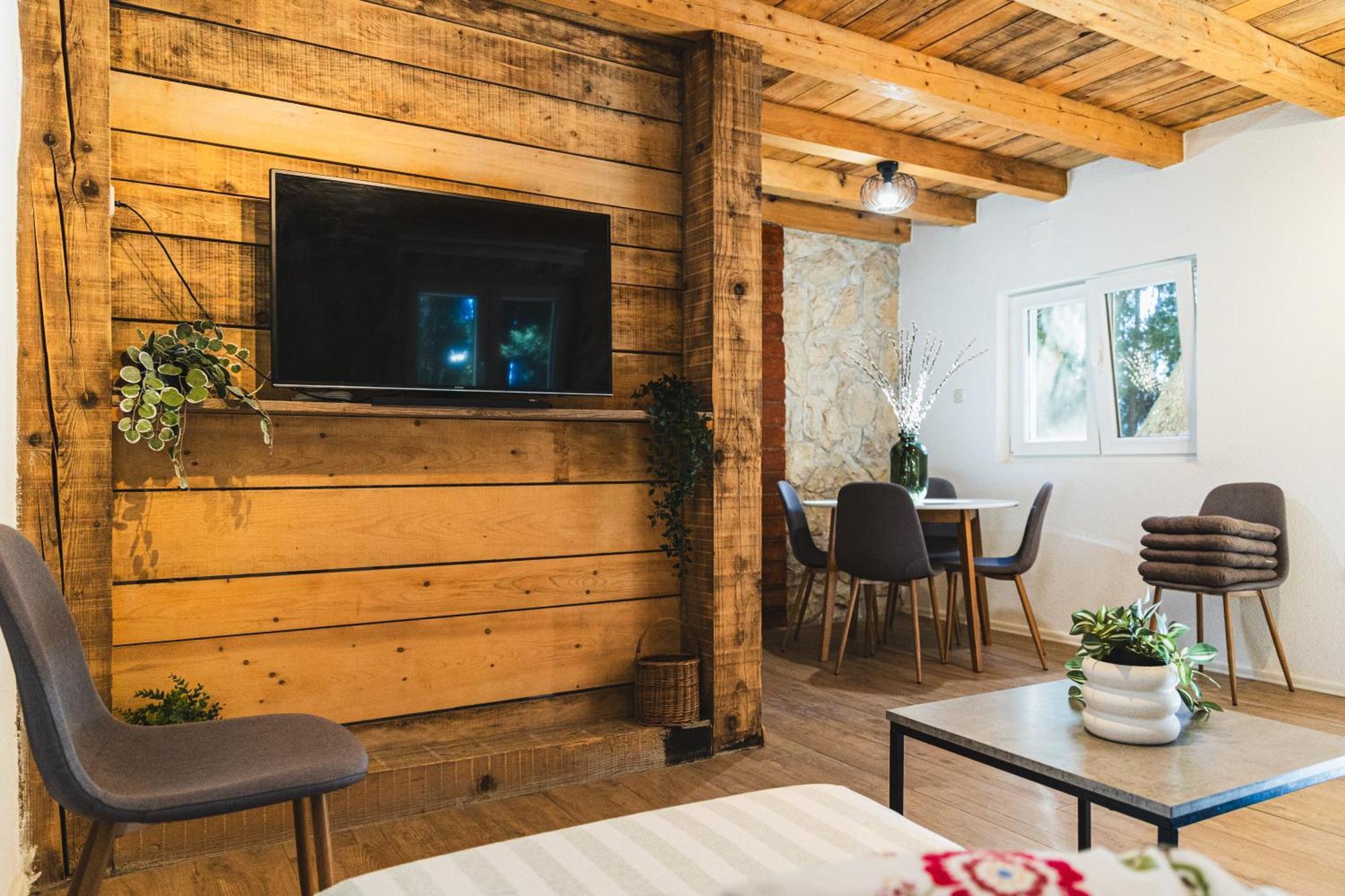 Country House Uros In Nature With Pool Lovorno エクステリア 写真