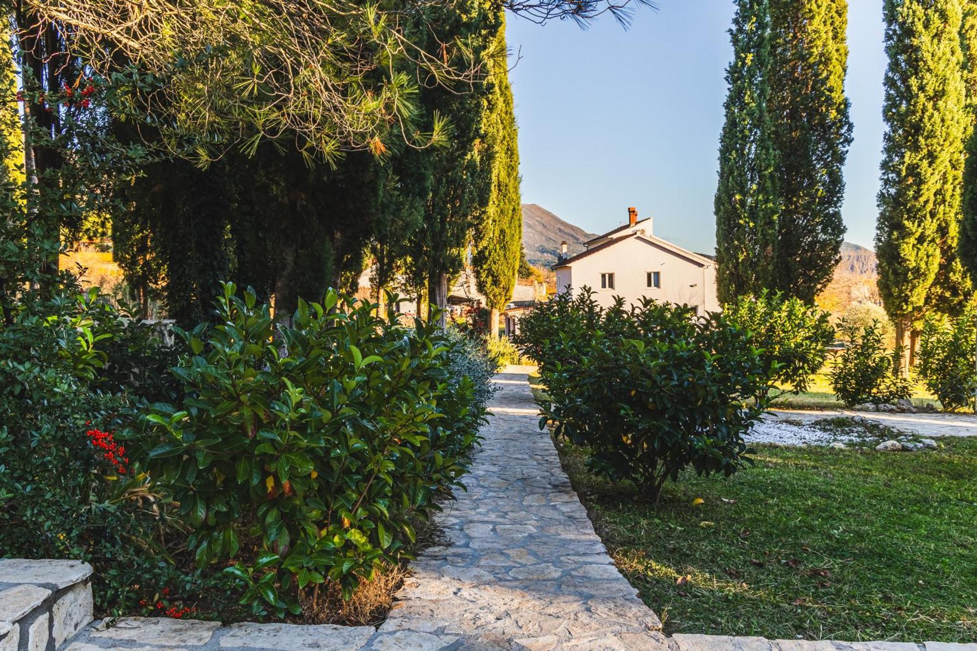 Country House Uros In Nature With Pool Lovorno エクステリア 写真