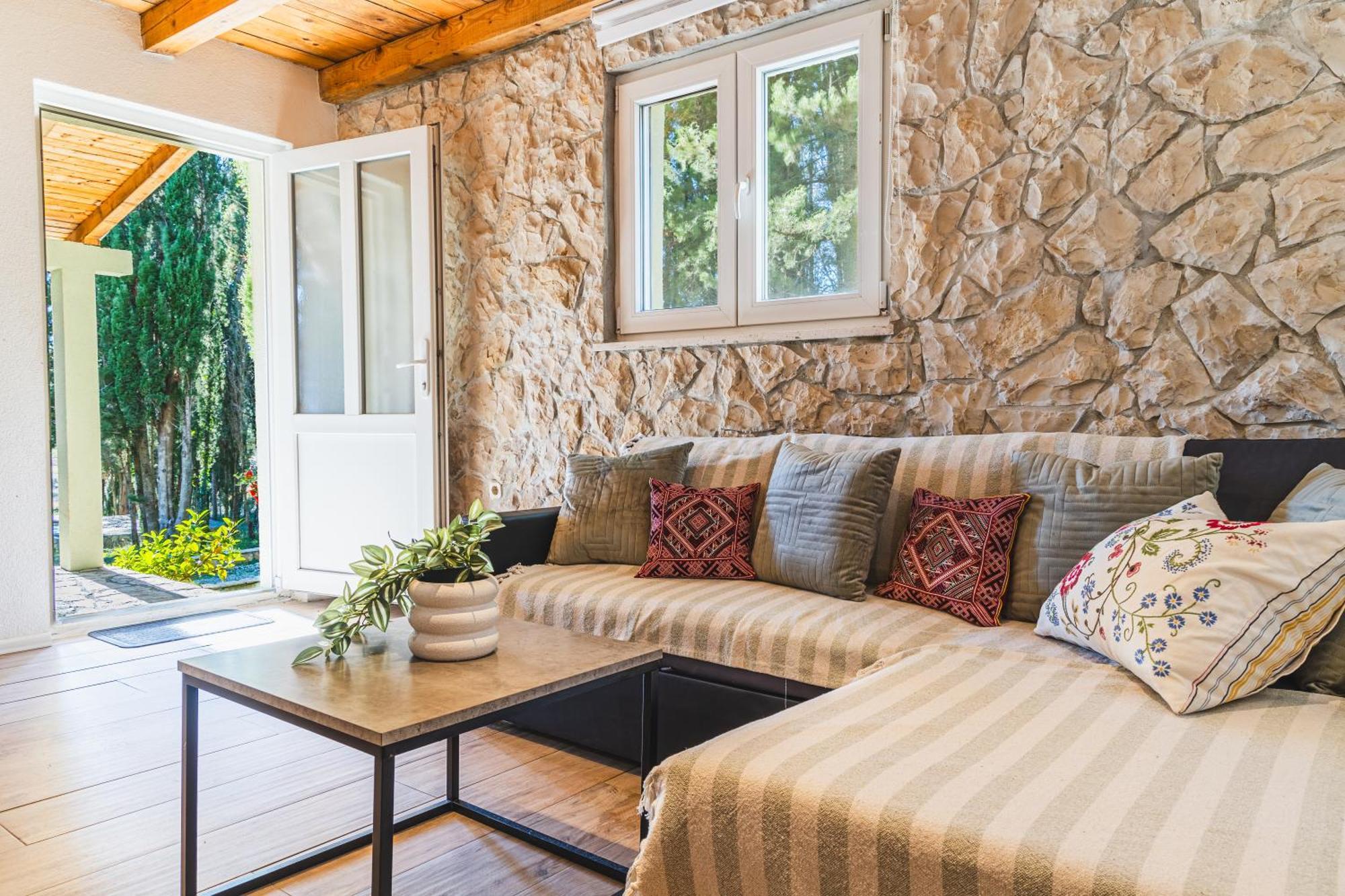 Country House Uros In Nature With Pool Lovorno エクステリア 写真