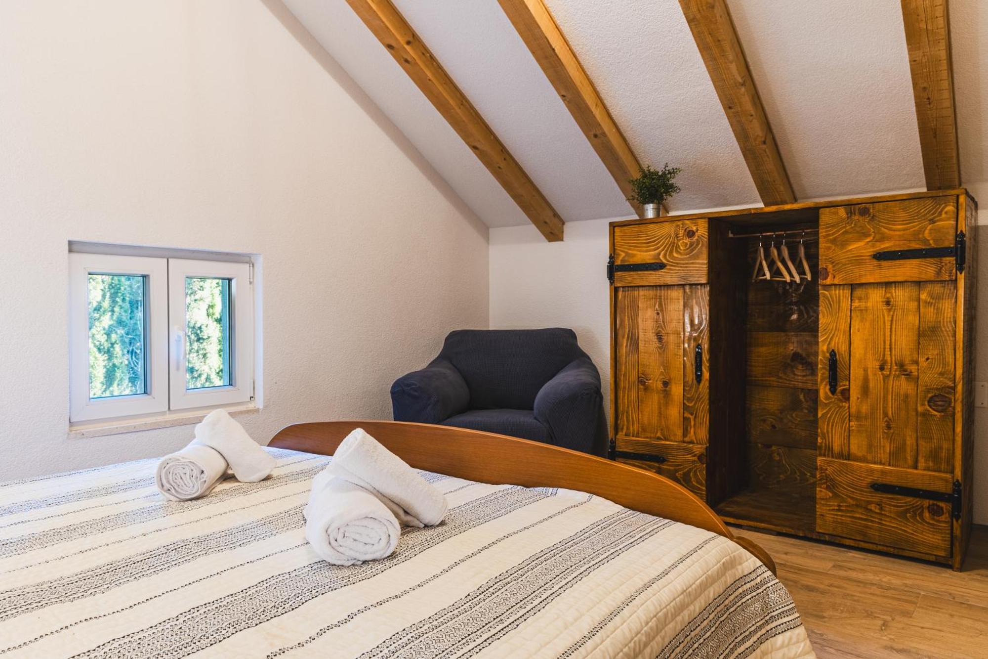 Country House Uros In Nature With Pool Lovorno エクステリア 写真