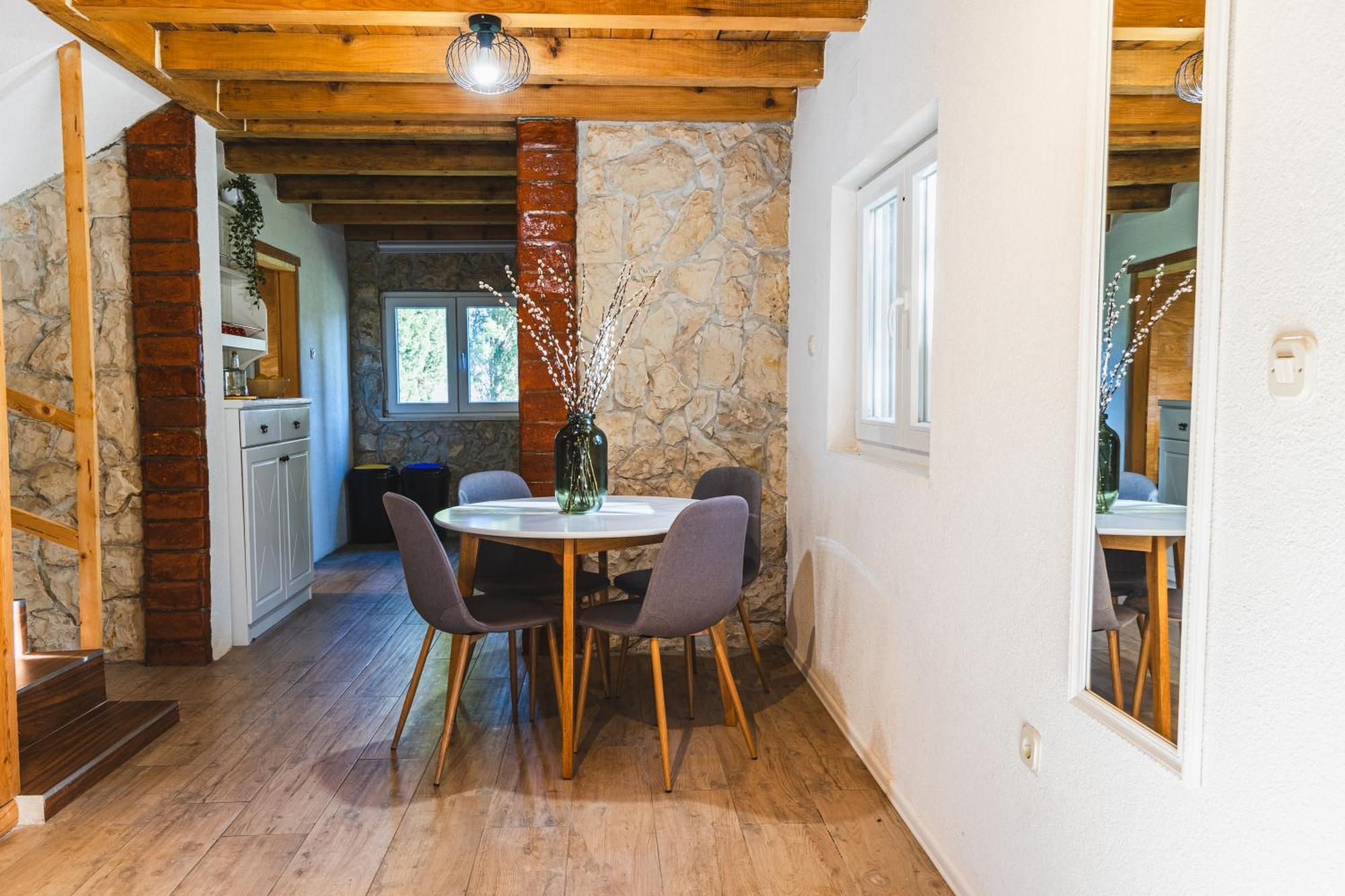 Country House Uros In Nature With Pool Lovorno エクステリア 写真